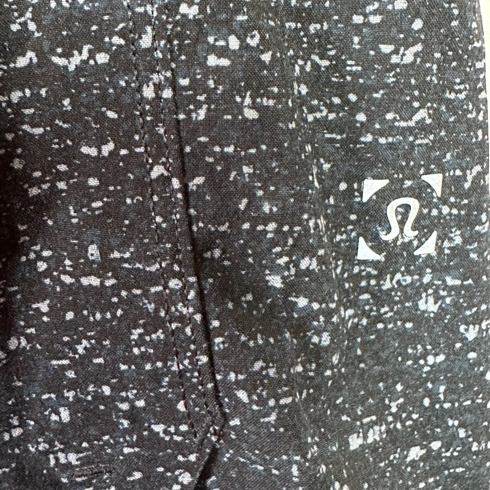 Lululemon Men's Surge Short 7' Inseam Linerless Black/Grey Size‎ S Athletic Run